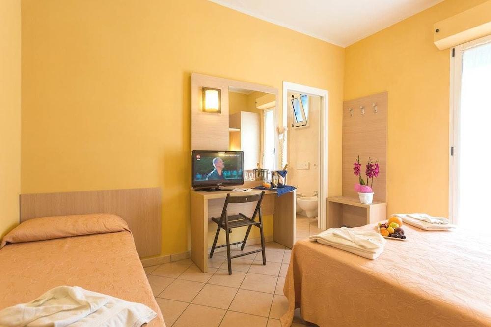 Hotel Originale Rimini Esterno foto