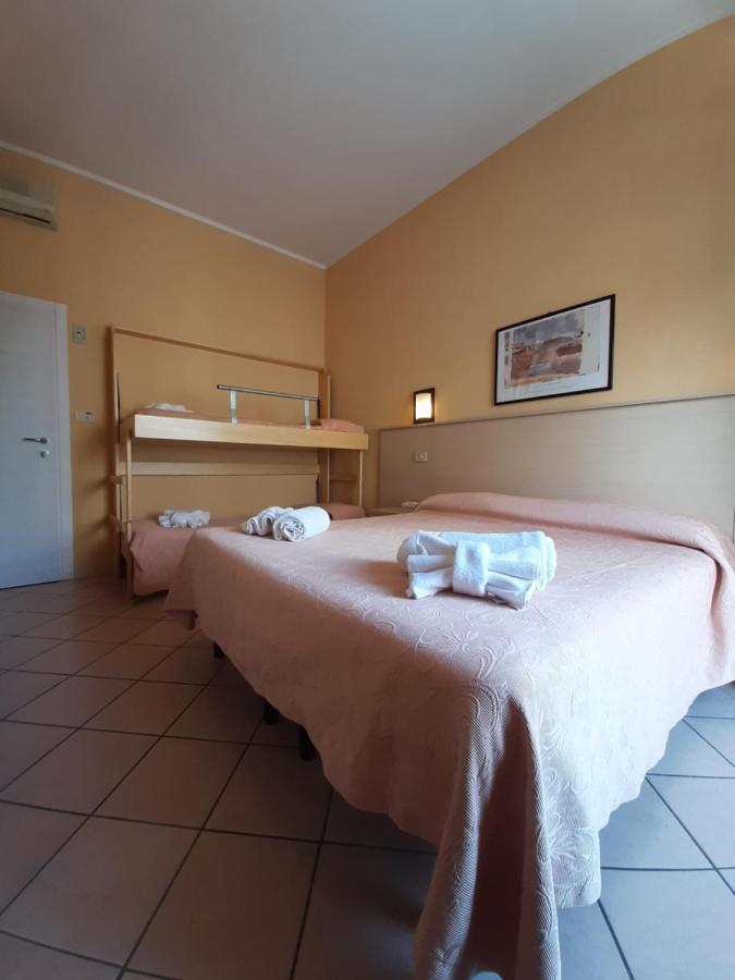 Hotel Originale Rimini Esterno foto