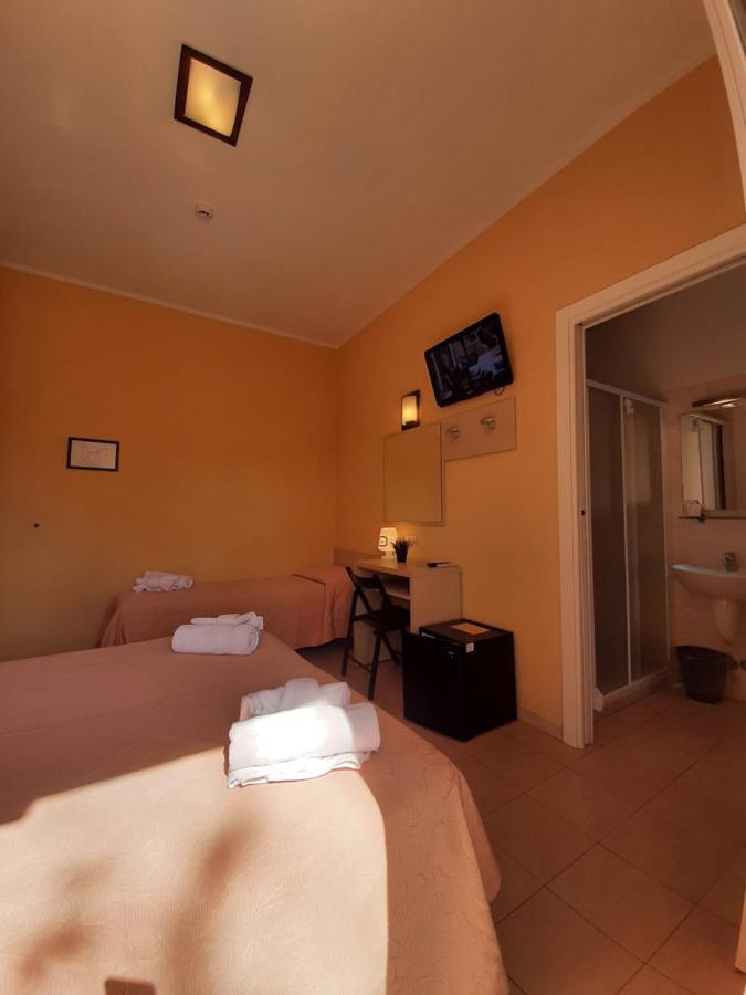 Hotel Originale Rimini Esterno foto