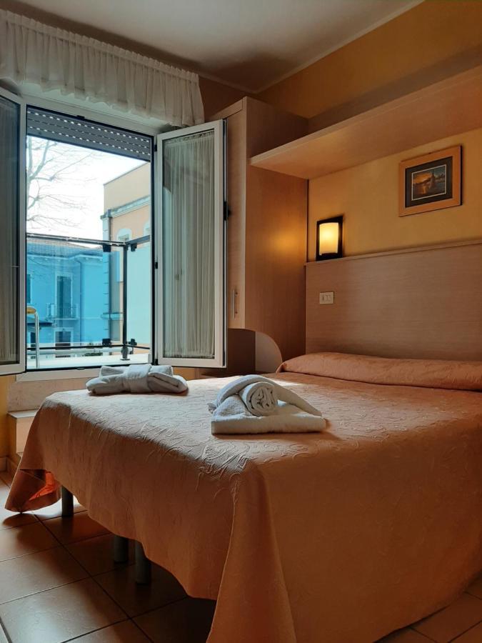 Hotel Originale Rimini Esterno foto