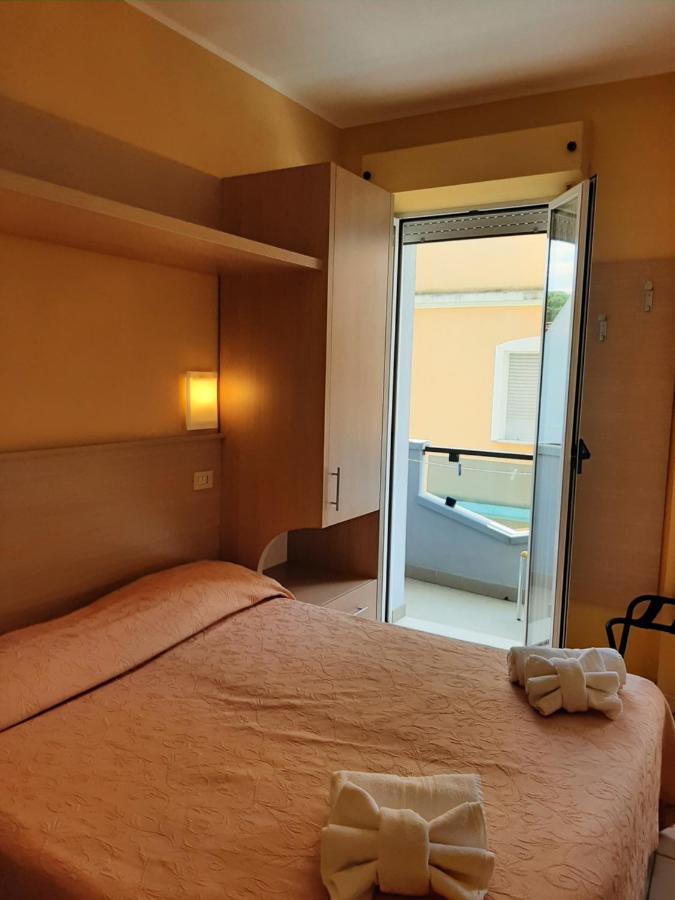 Hotel Originale Rimini Esterno foto