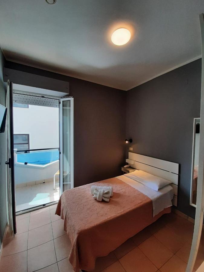 Hotel Originale Rimini Esterno foto
